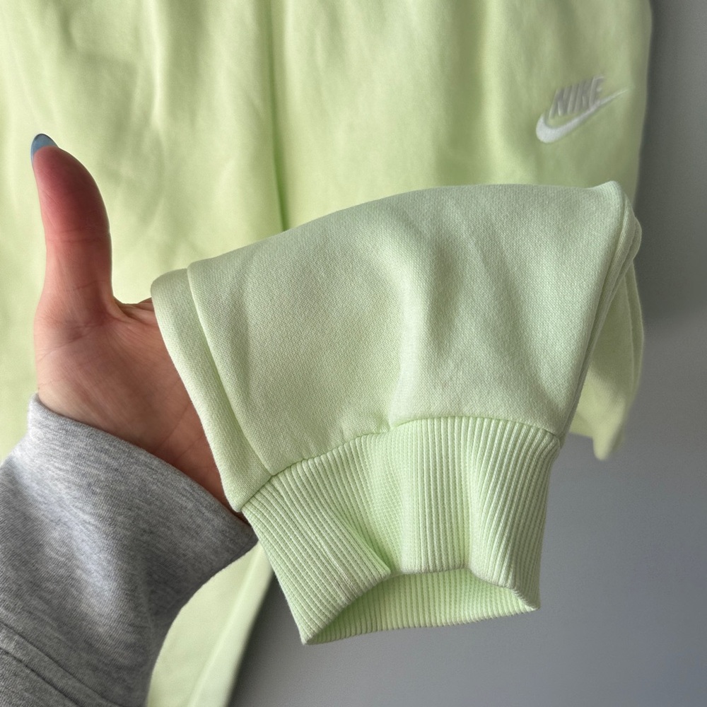 Nike Girls Neon Yellow Jogger Sweatpants NWT - Picture 3 of 7